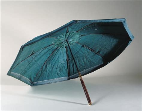 who invented the first umbrella.